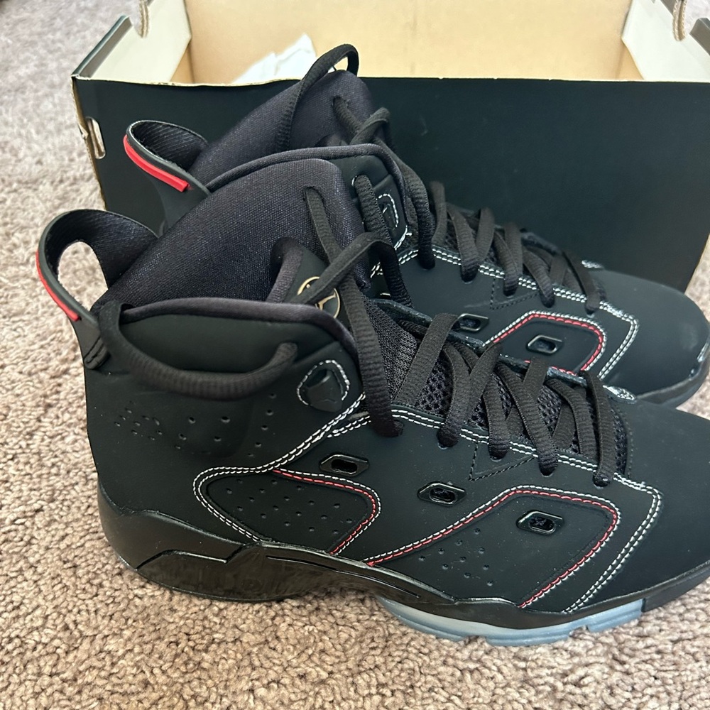 Jordan sneakers 6/17/23 size 7y boys fit 8.5 women black and red worn once